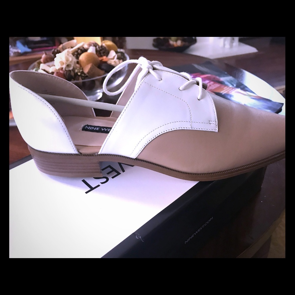 Two-Toned Tailored Womens Flats
